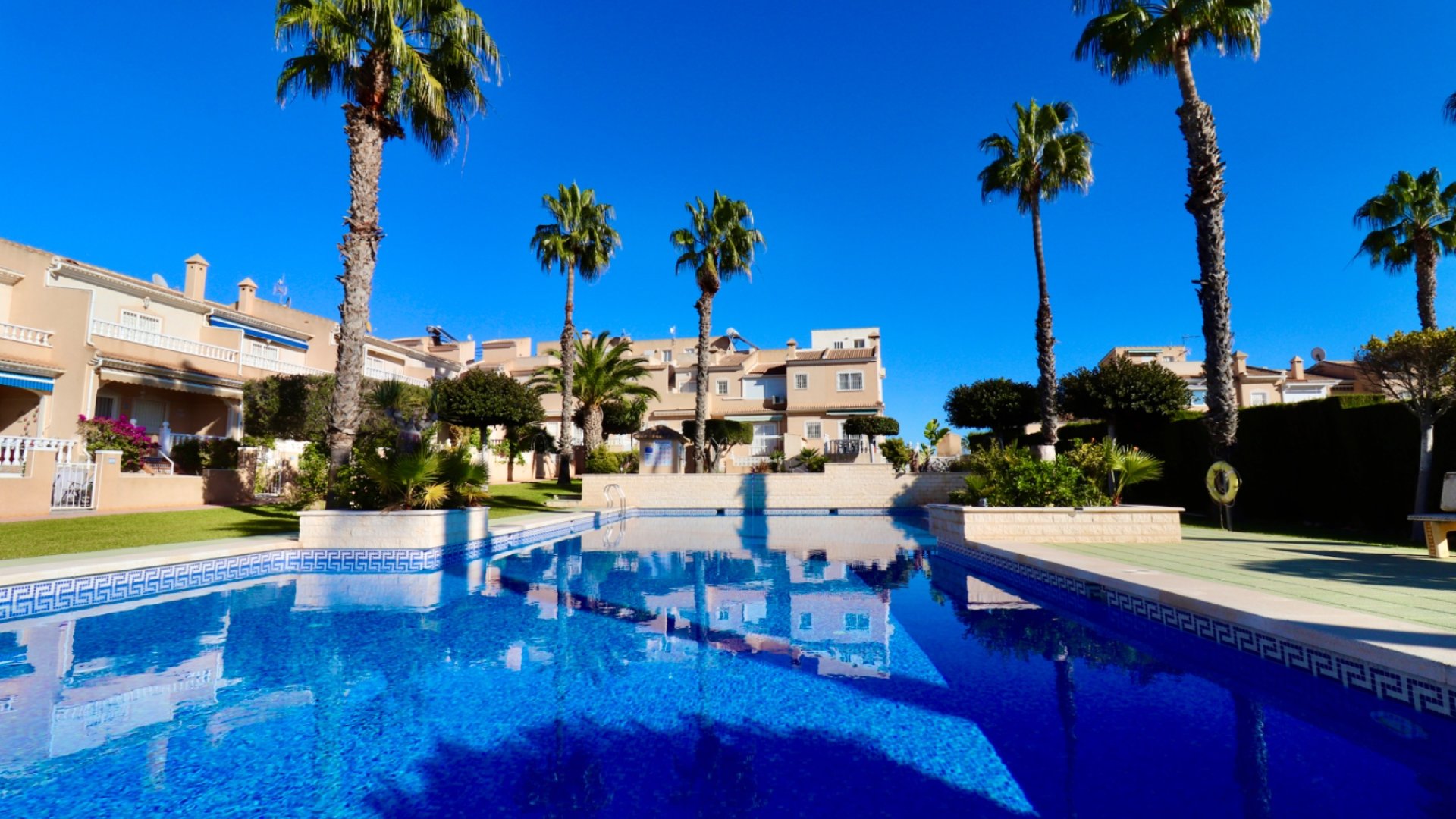 Resale - Townhouse -
Ciudad Quesada - Doña Pepa