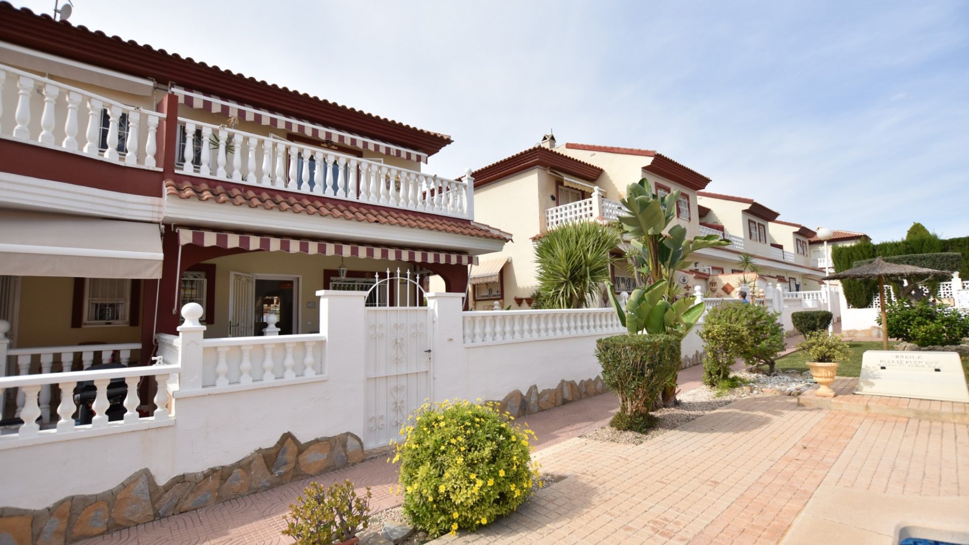 Resale - Townhouse -
Ciudad Quesada - Doña Pepa