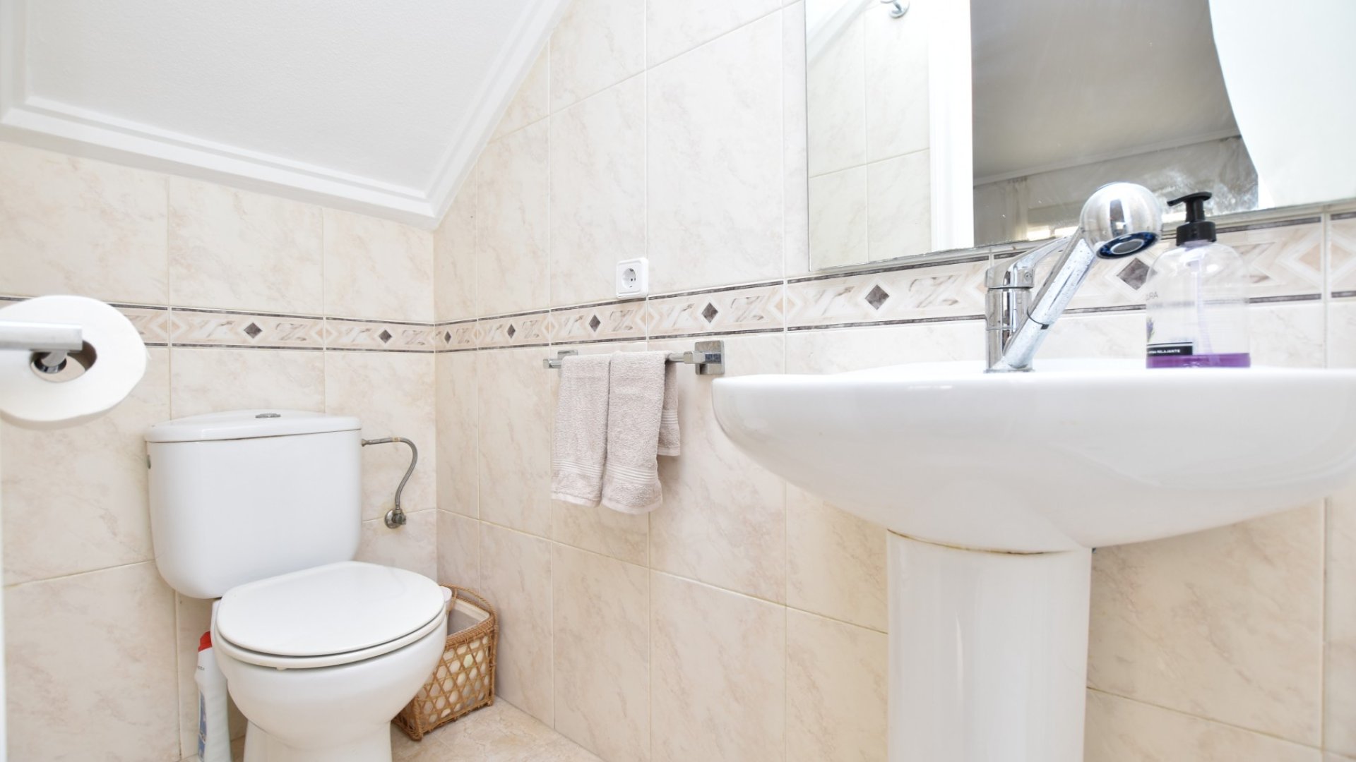 Resale - Townhouse -
Ciudad Quesada - Doña Pepa