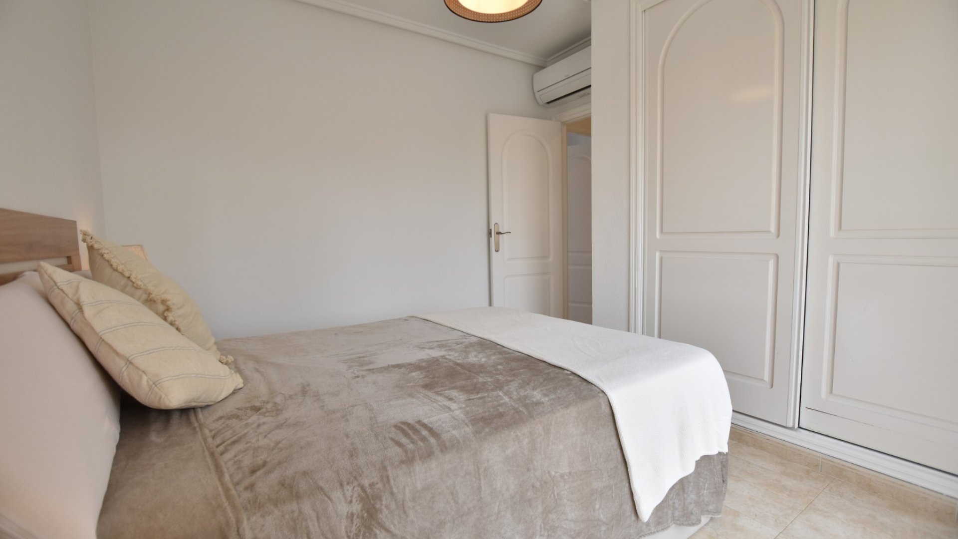 Resale - Townhouse -
Ciudad Quesada - Doña Pepa