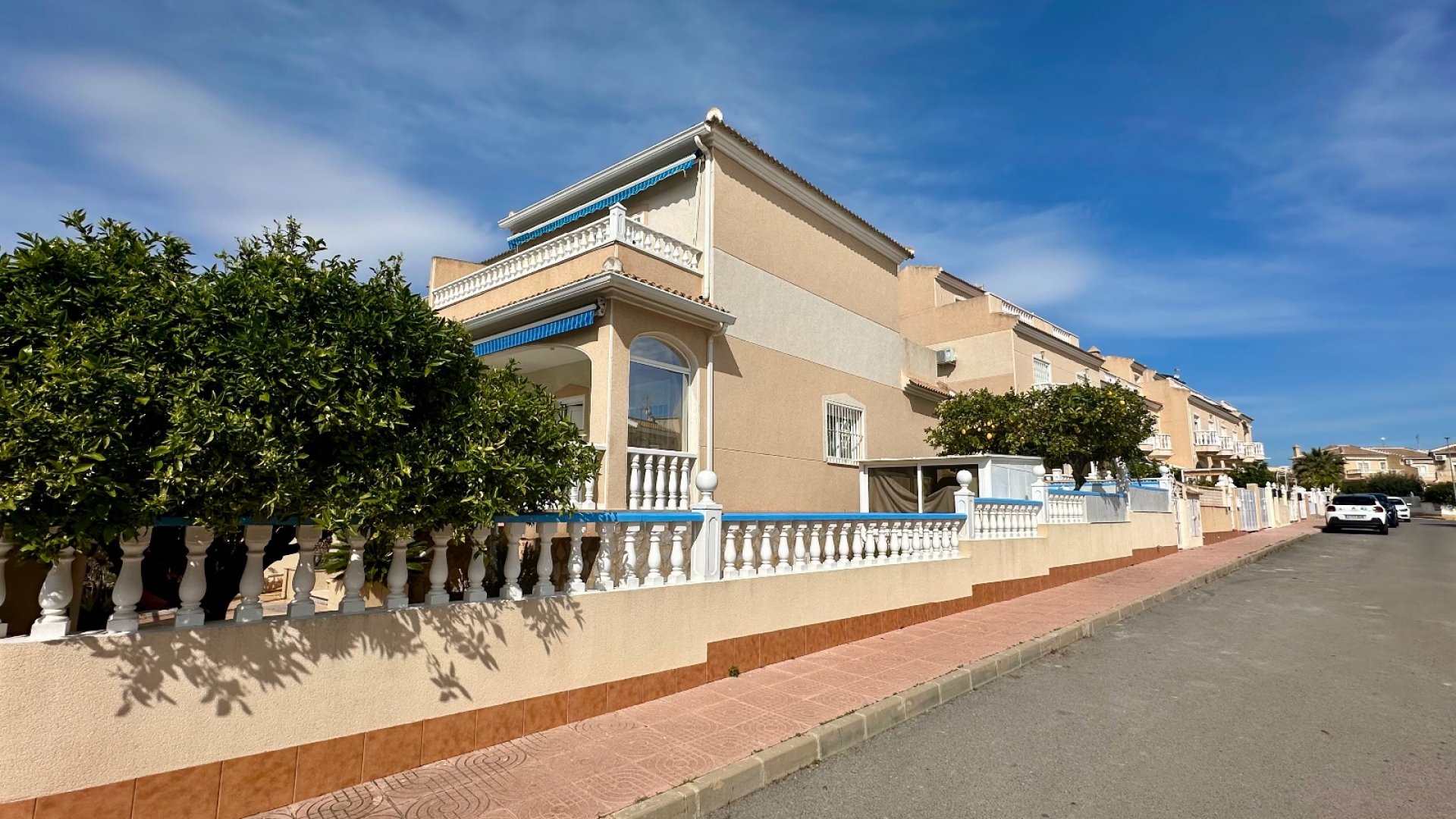 Resale - Townhouse -
Ciudad Quesada - Doña Pepa