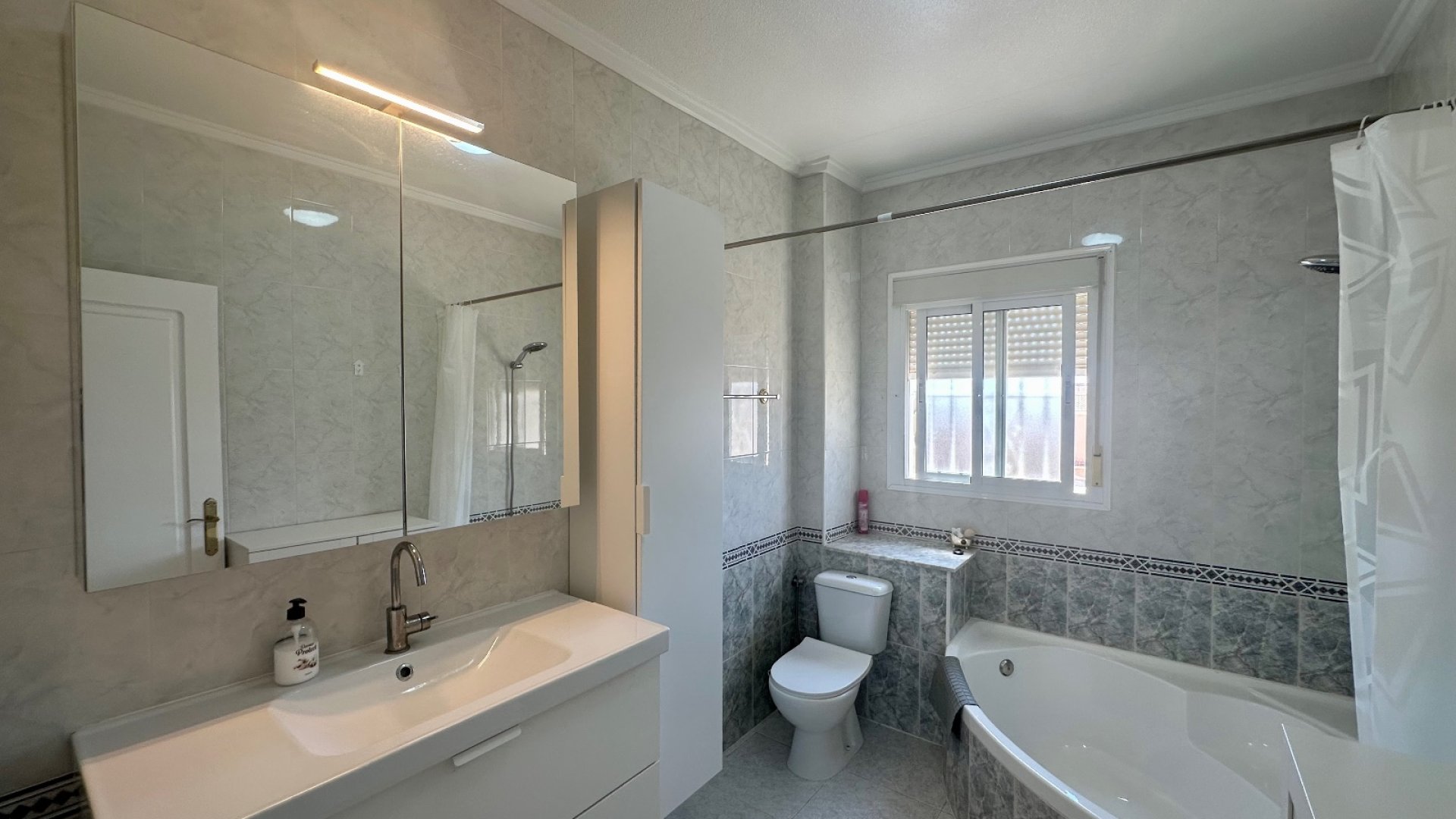 Resale - Townhouse -
Ciudad Quesada - Doña Pepa