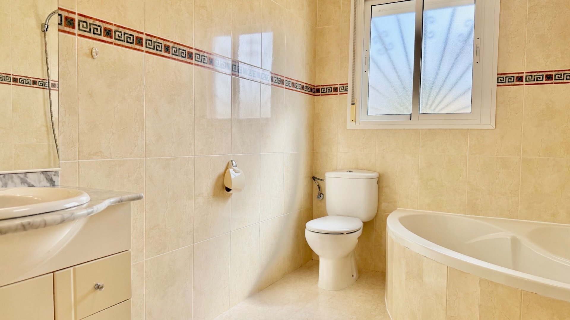 Resale - Townhouse -
Ciudad Quesada - Doña Pepa