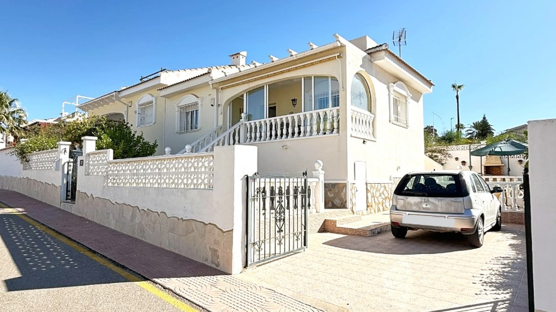 Resale - Townhouse -
Ciudad Quesada - La Fiesta