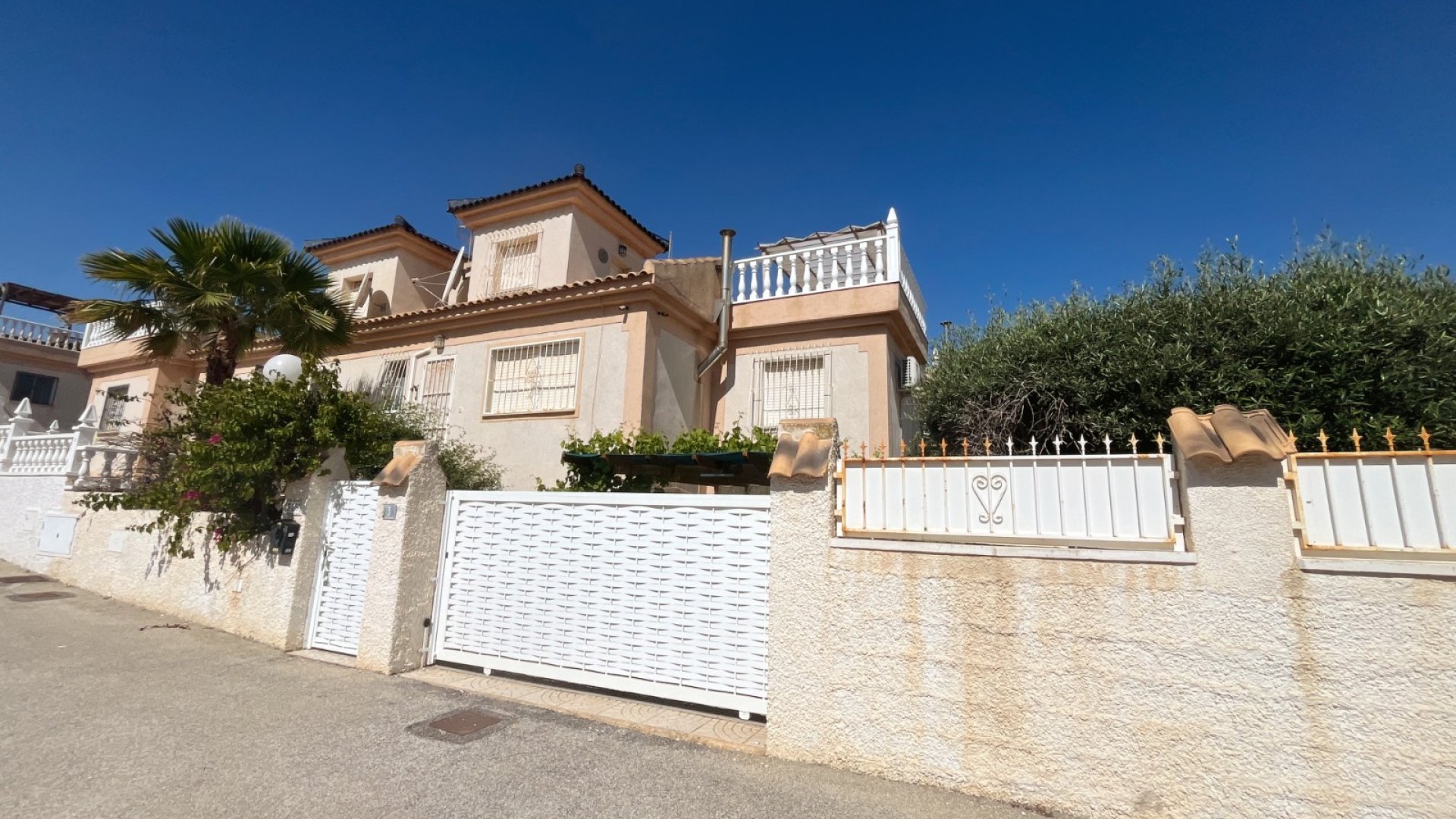 Resale - Townhouse -
Ciudad Quesada - La Marquesa Golf