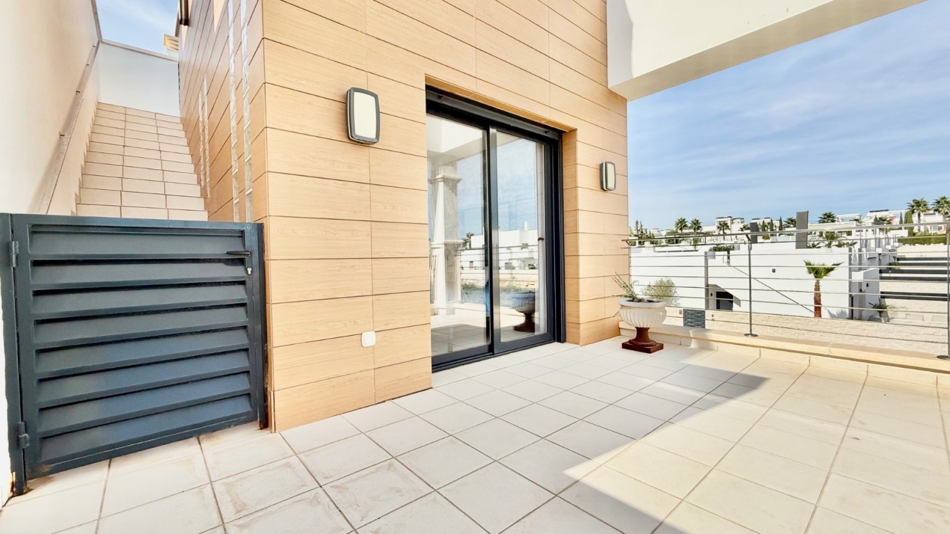 Resale - Townhouse -
Ciudad Quesada - Lo Marabú