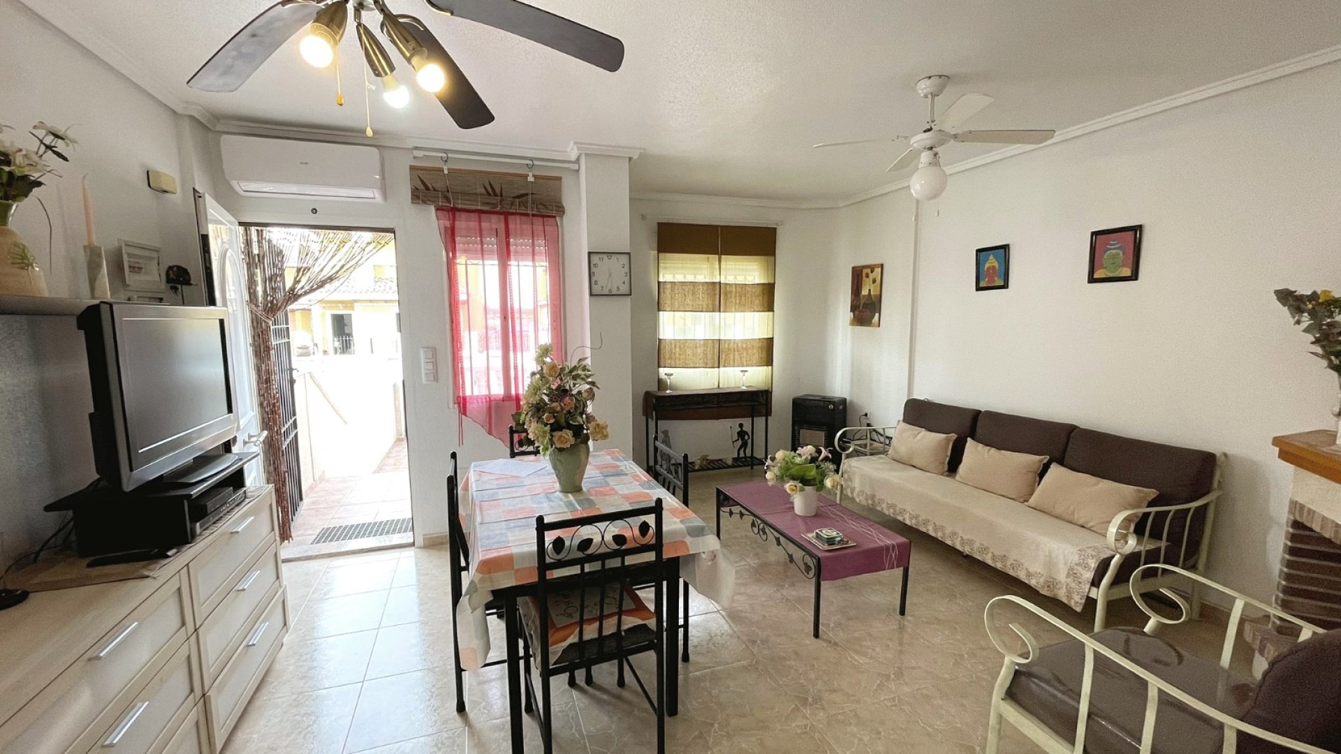 Resale - Townhouse -
Ciudad Quesada - Lo Marabú