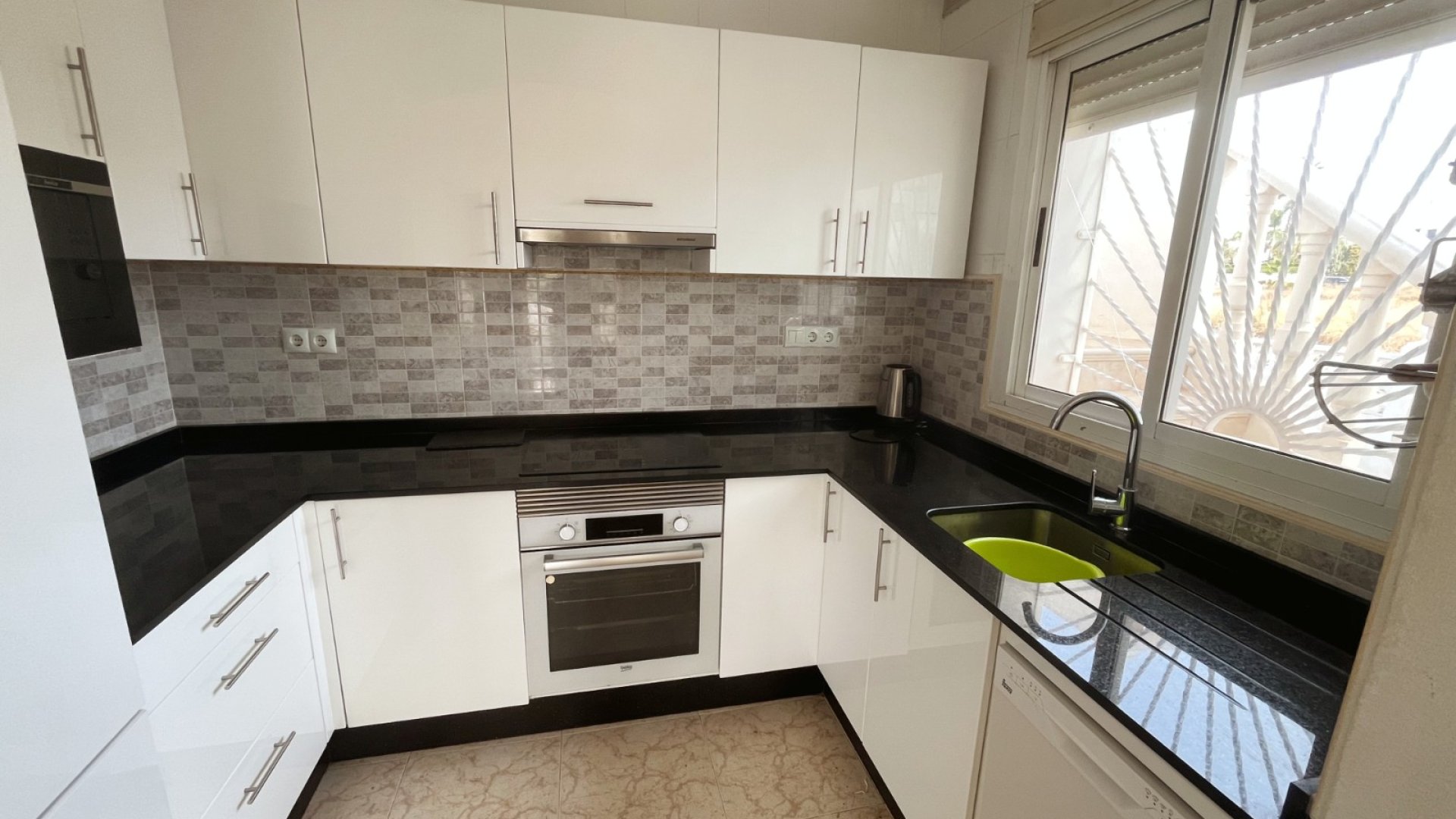 Resale - Townhouse -
Ciudad Quesada - Pueblo Bravo