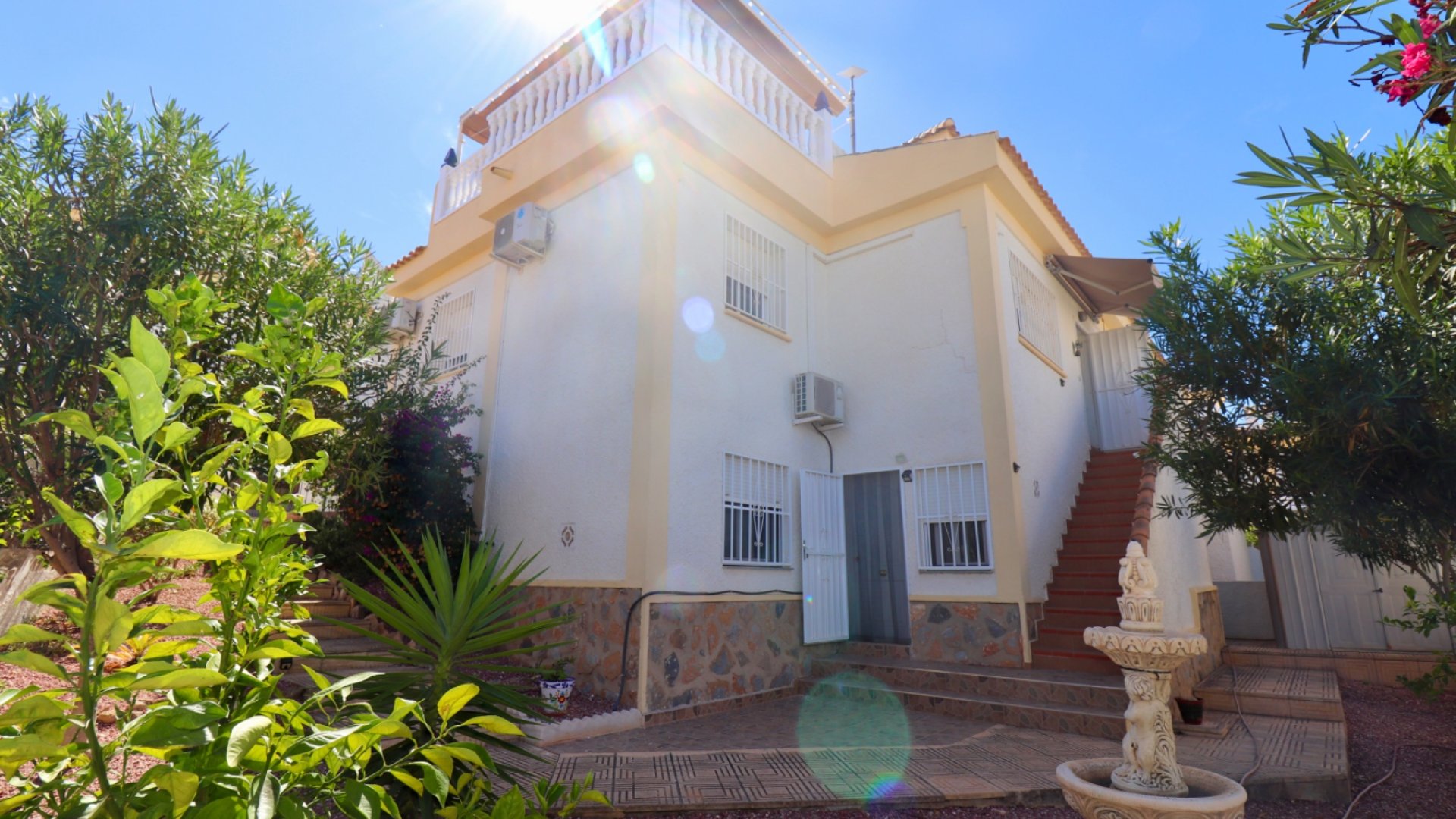 Resale - Townhouse -
Ciudad Quesada