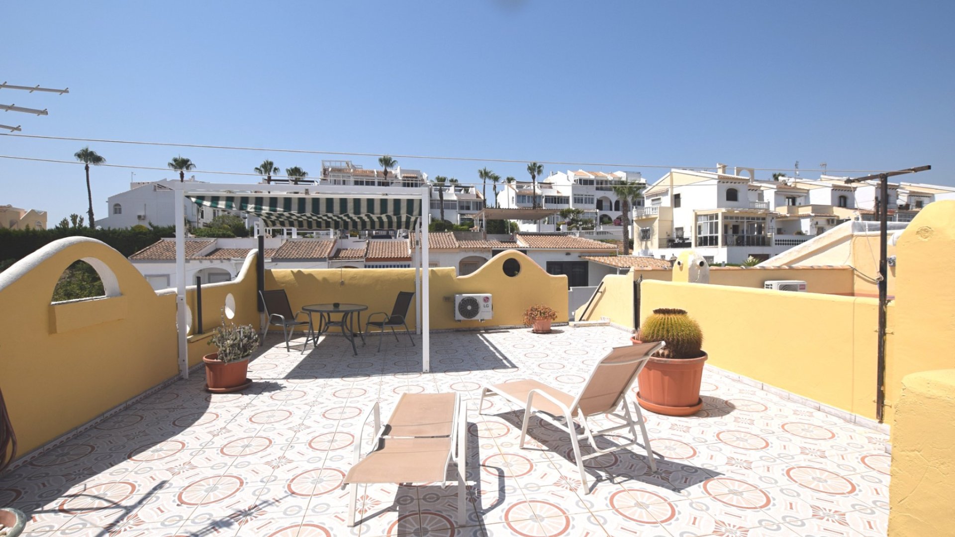 Resale - Townhouse -
Ciudad Quesada
