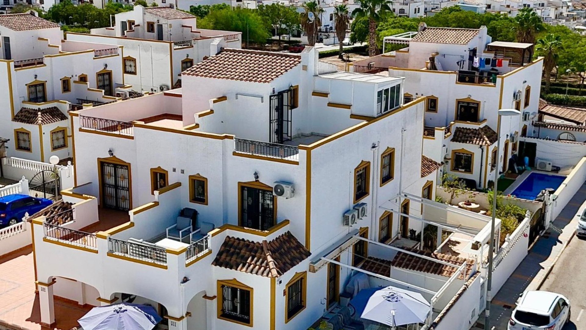 Resale - Townhouse -
Entre Naranjos - Vistabella - Entre Naranjos