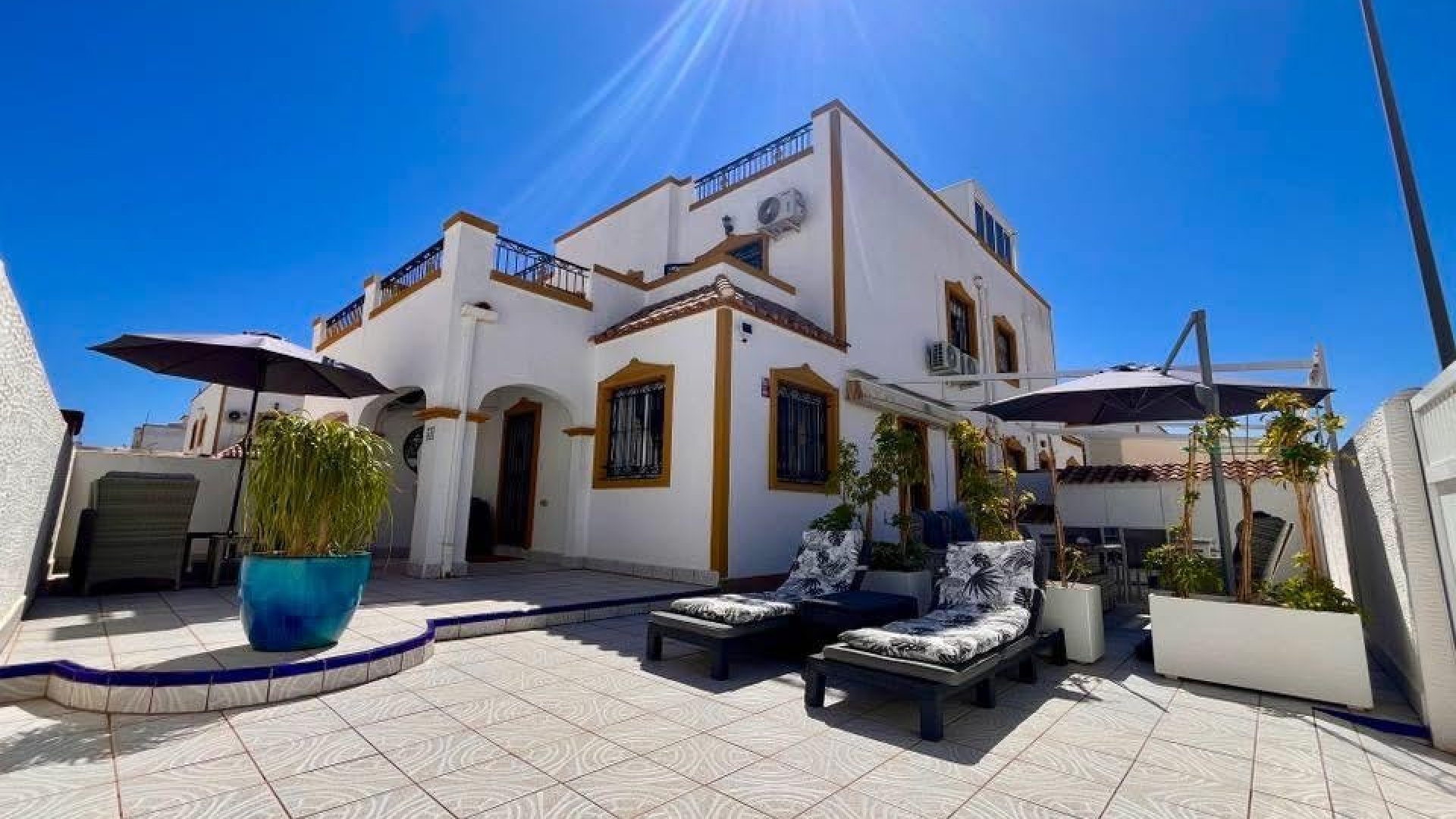 Resale - Townhouse -
Entre Naranjos - Vistabella - Entre Naranjos