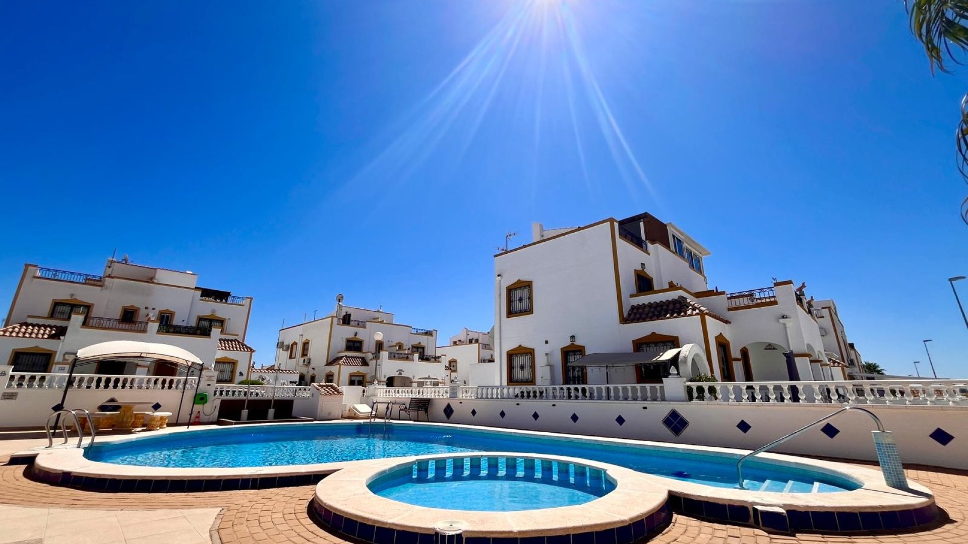 Resale - Townhouse -
Entre Naranjos - Vistabella - Entre Naranjos