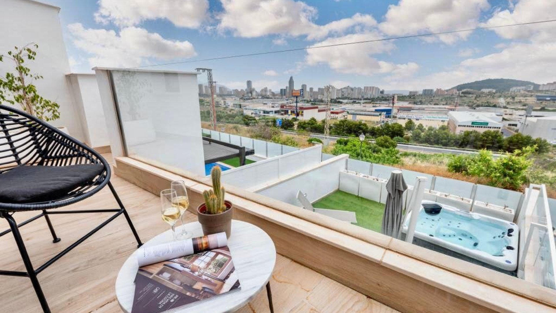Resale - Townhouse -
Finestrat - Urbanización