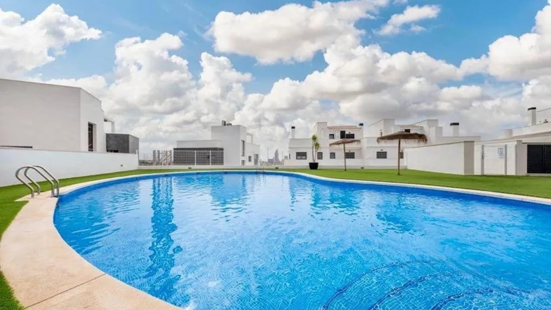Resale - Townhouse -
Finestrat - Urbanización