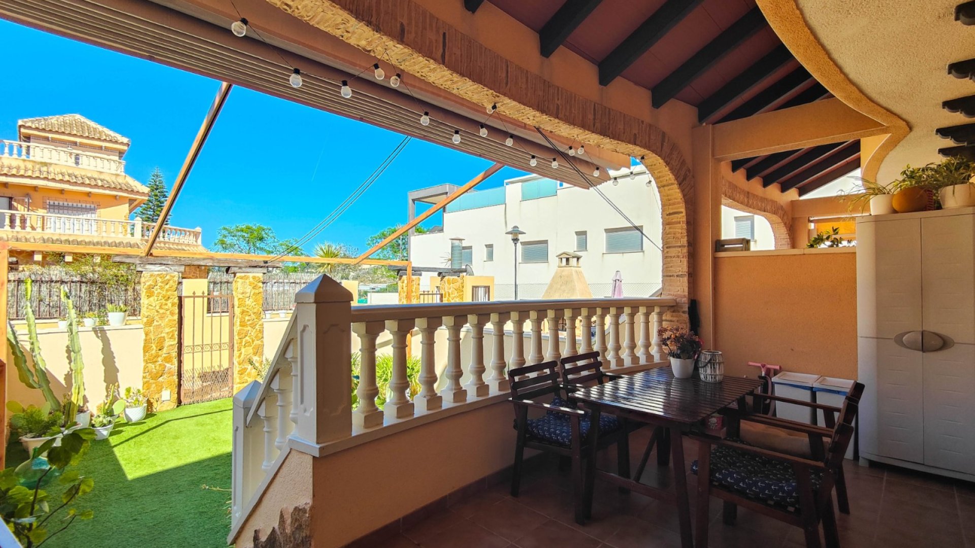 Resale - Townhouse -
Guardamar del Segura - Center - El Raso