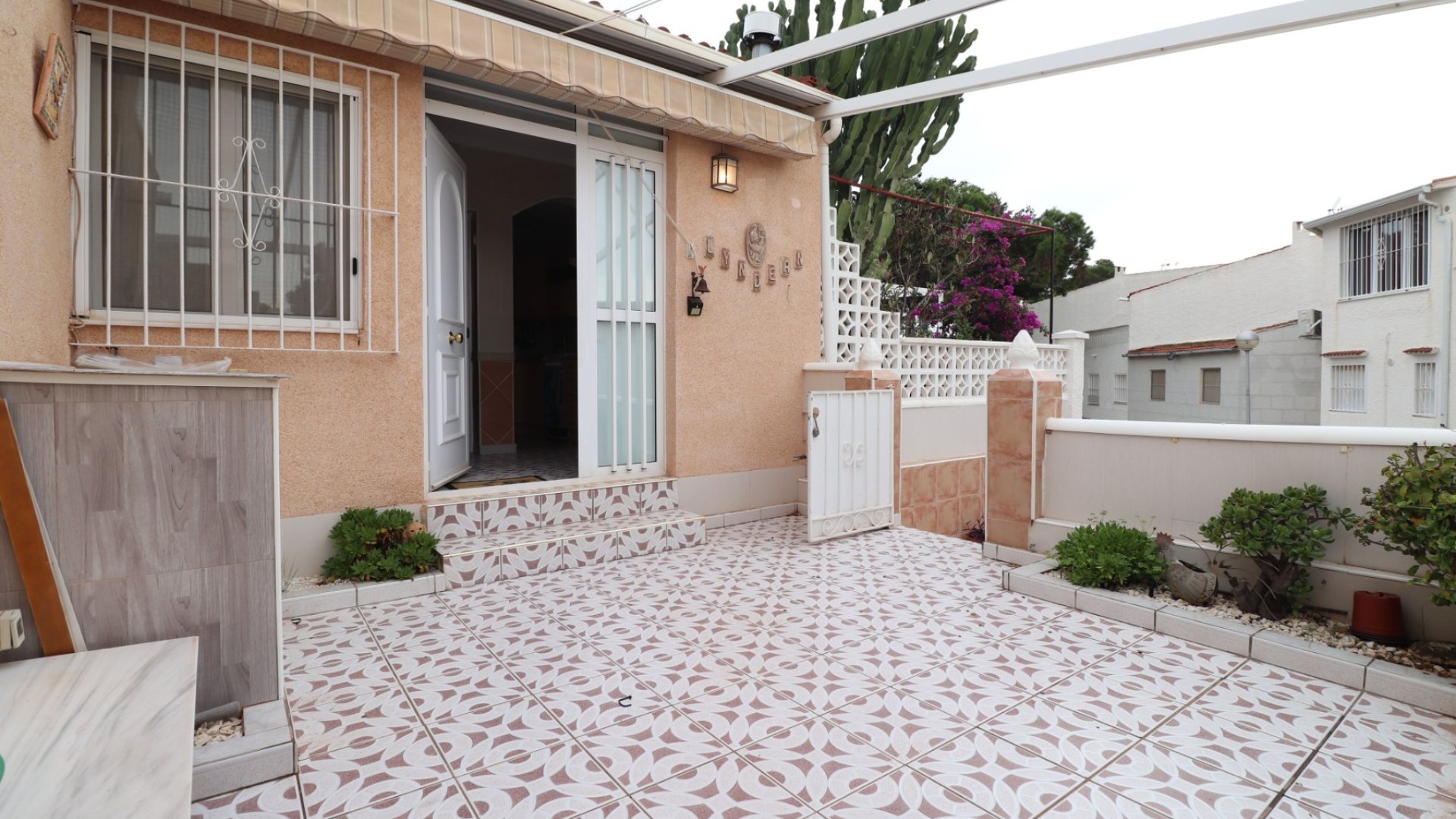 Resale - Townhouse -
Guardamar del Segura - El Moncayo