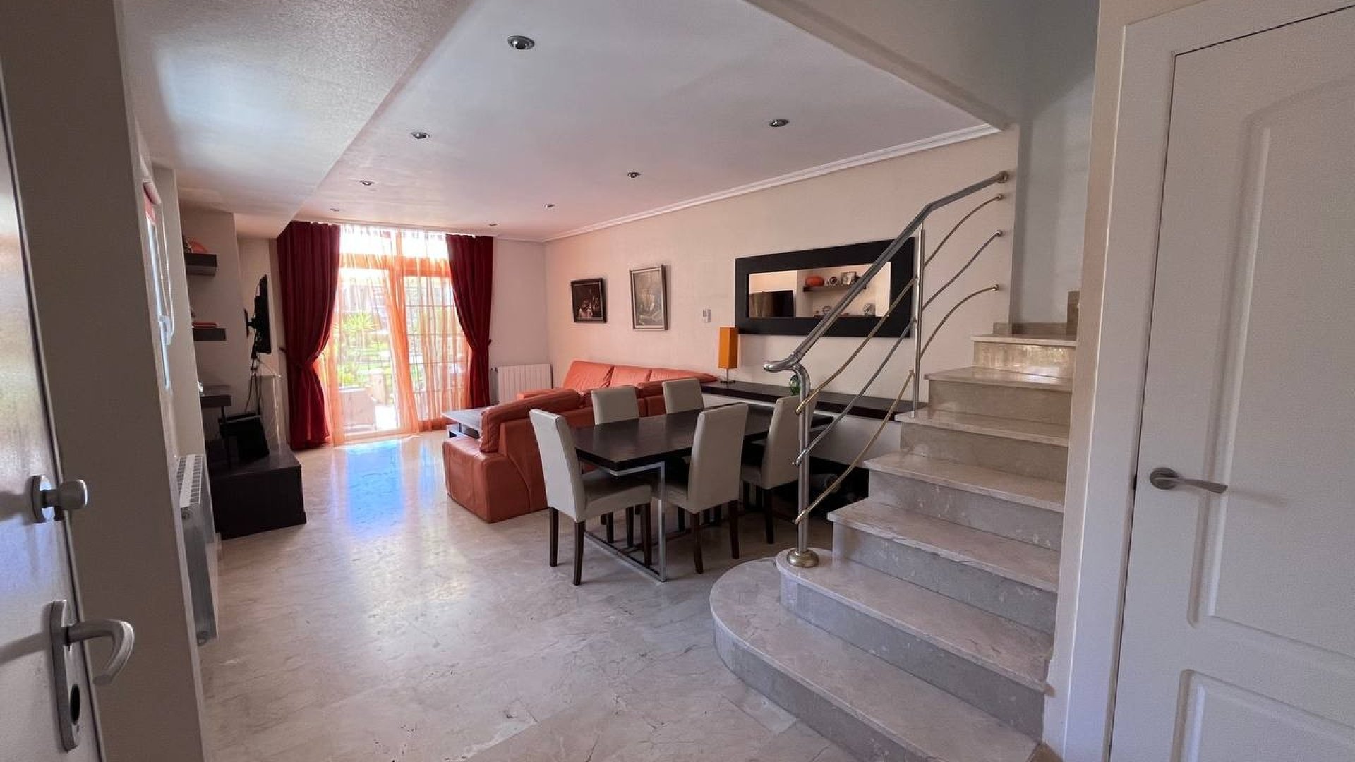 Resale - Townhouse -
Guardamar del Segura - El Raso