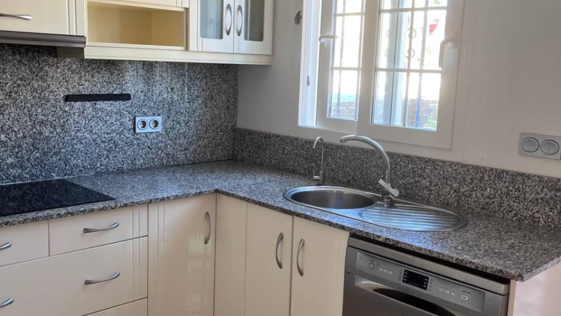 Resale - Townhouse -
Guardamar del Segura - El Raso