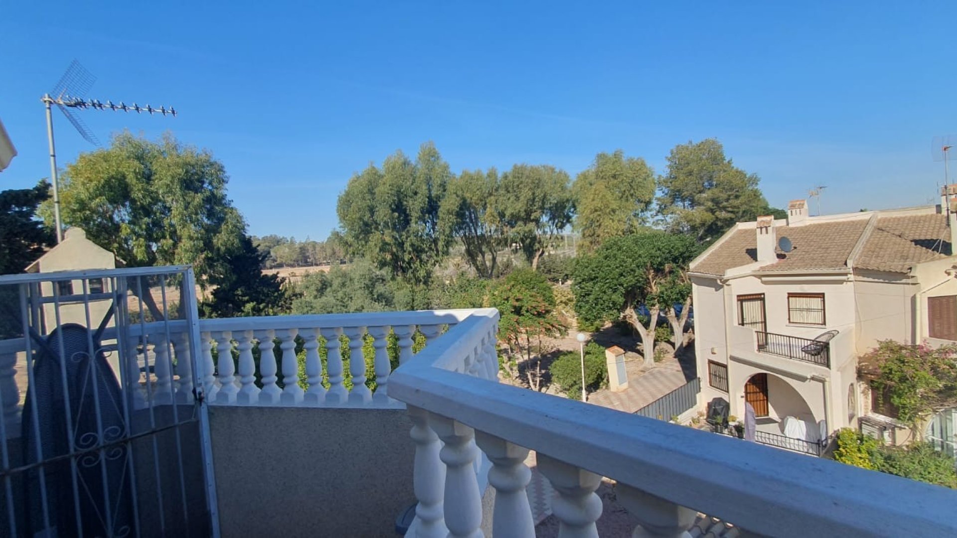 Resale - Townhouse -
Guardamar del Segura - Urbanizaciones