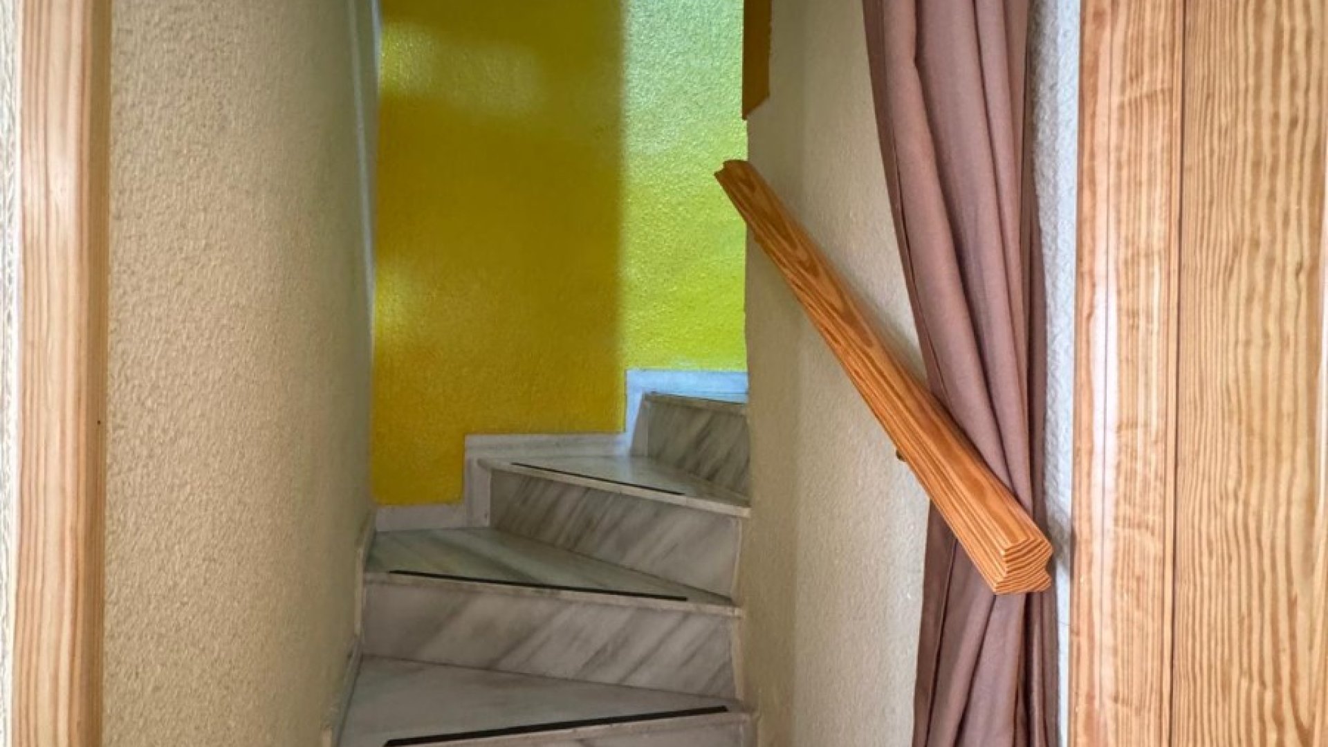 Resale - Townhouse -
Guardamar del Segura - Urbanizaciones