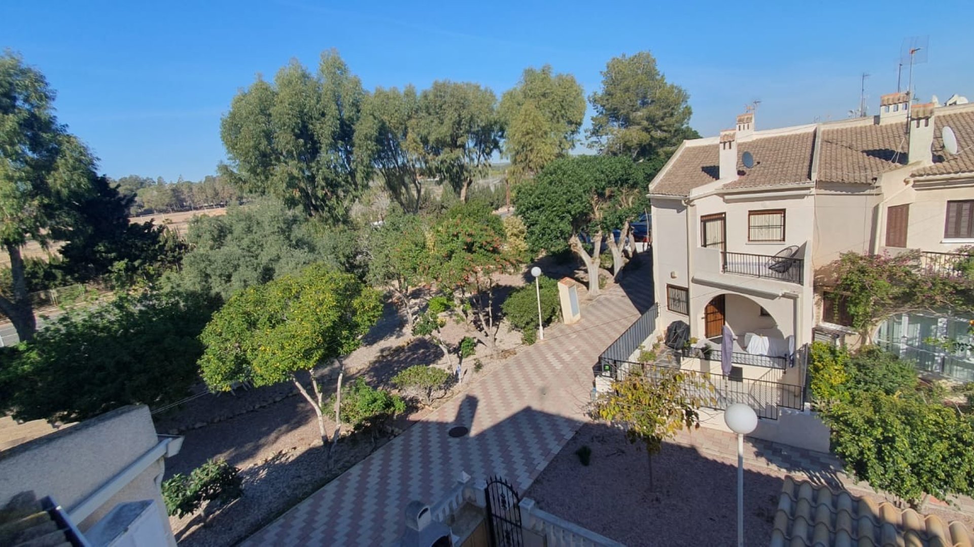 Resale - Townhouse -
Guardamar del Segura - Urbanizaciones