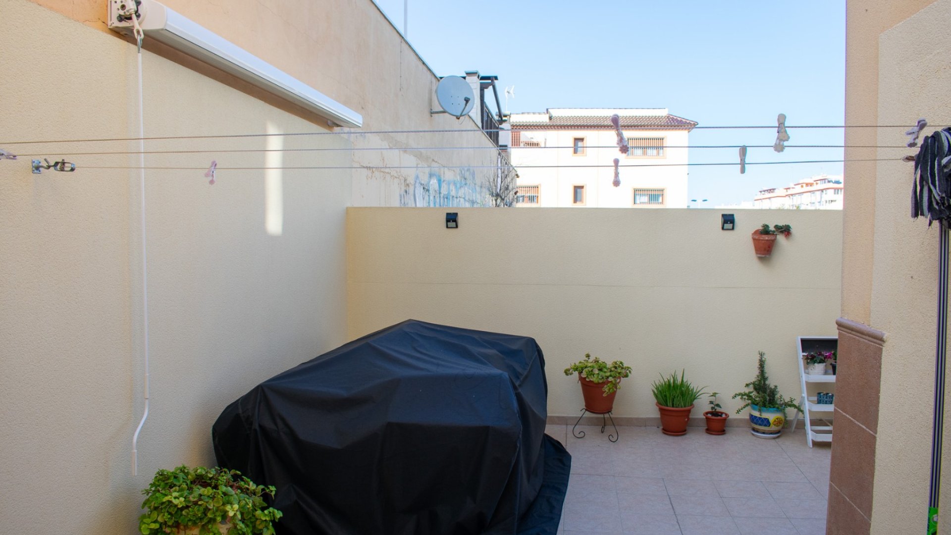 Resale - Townhouse -
Guardamar del Segura - Urbanizaciones