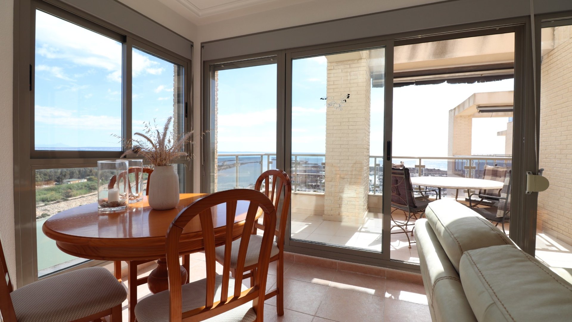 Resale - Townhouse -
Guardamar del Segura