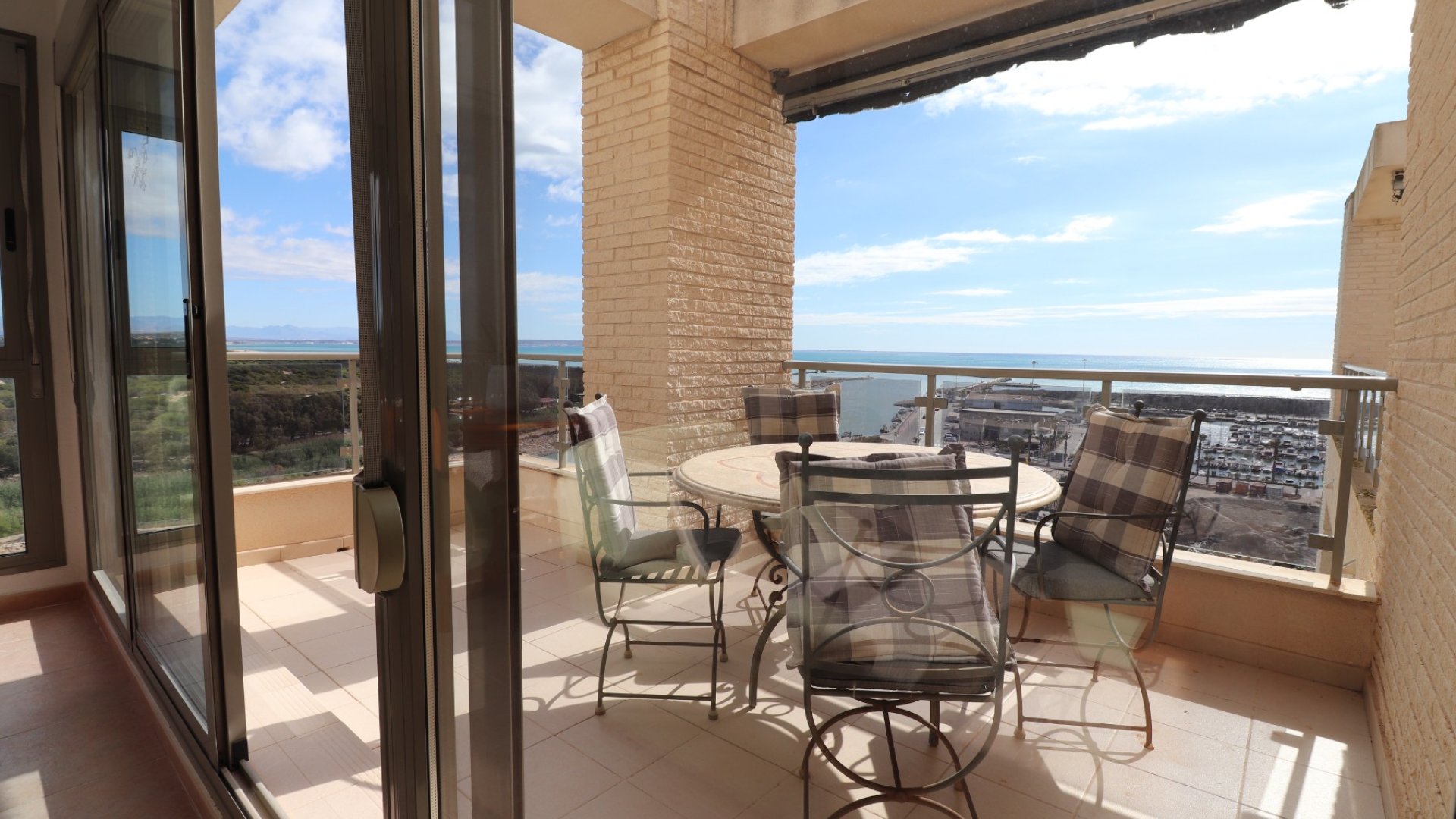 Resale - Townhouse -
Guardamar del Segura