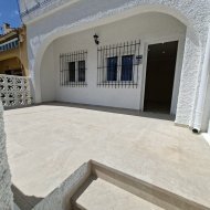 Resale - Townhouse -
La Marina - La Marina - Urbanization