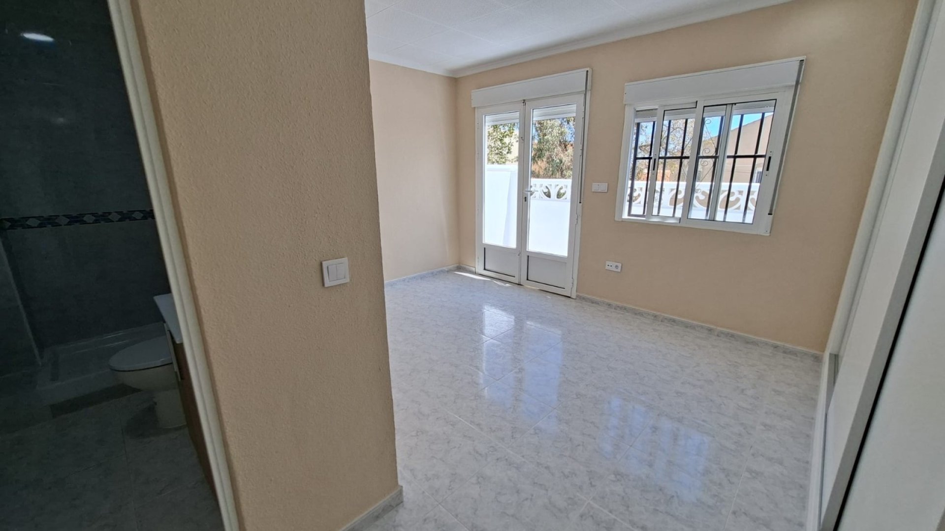 Resale - Townhouse -
La Marina - La Marina - Urbanization