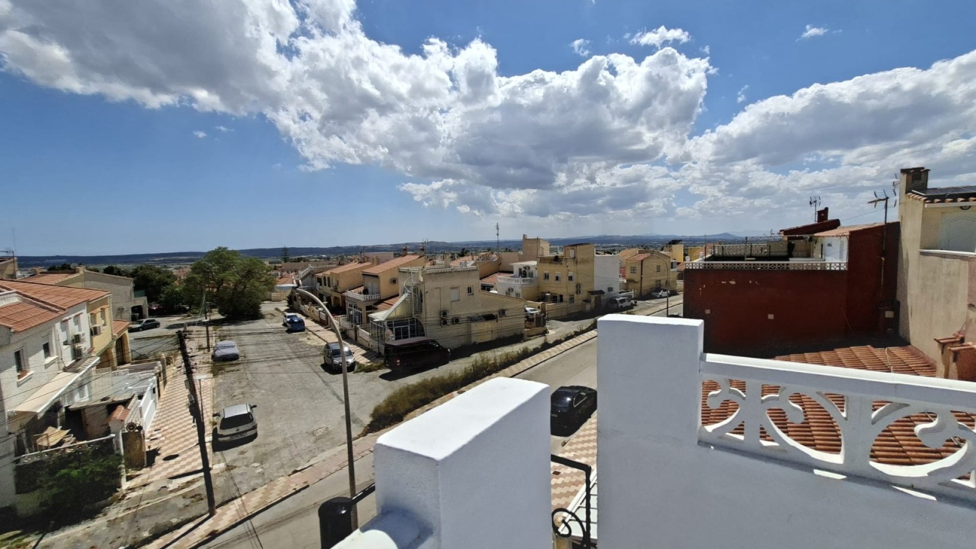 Resale - Townhouse -
La Marina - La Marina - Urbanization