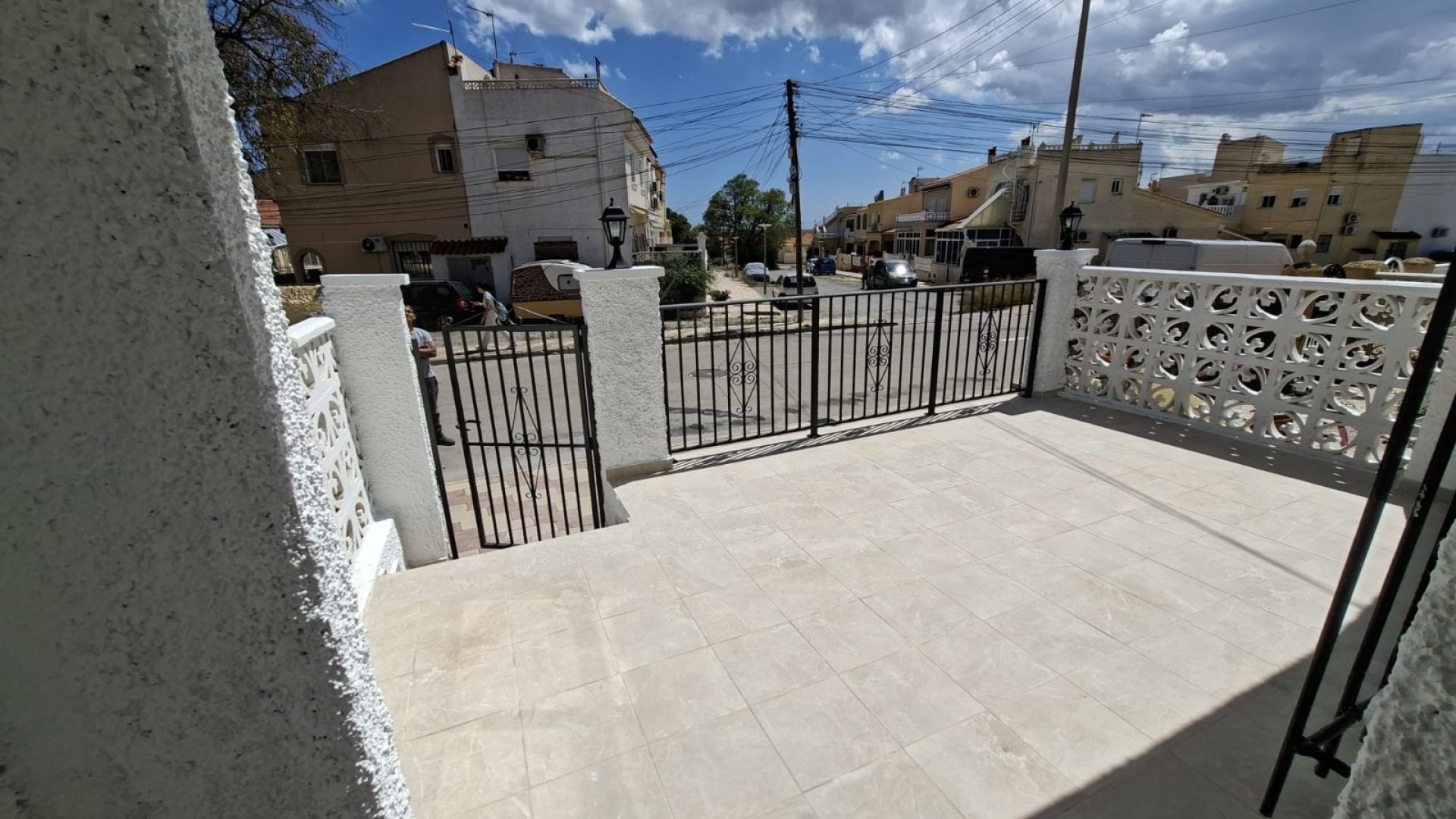 Resale - Townhouse -
La Marina - La Marina - Urbanization