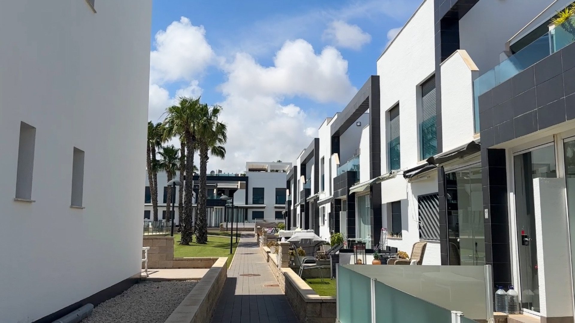 Resale - Townhouse -
La Zenia