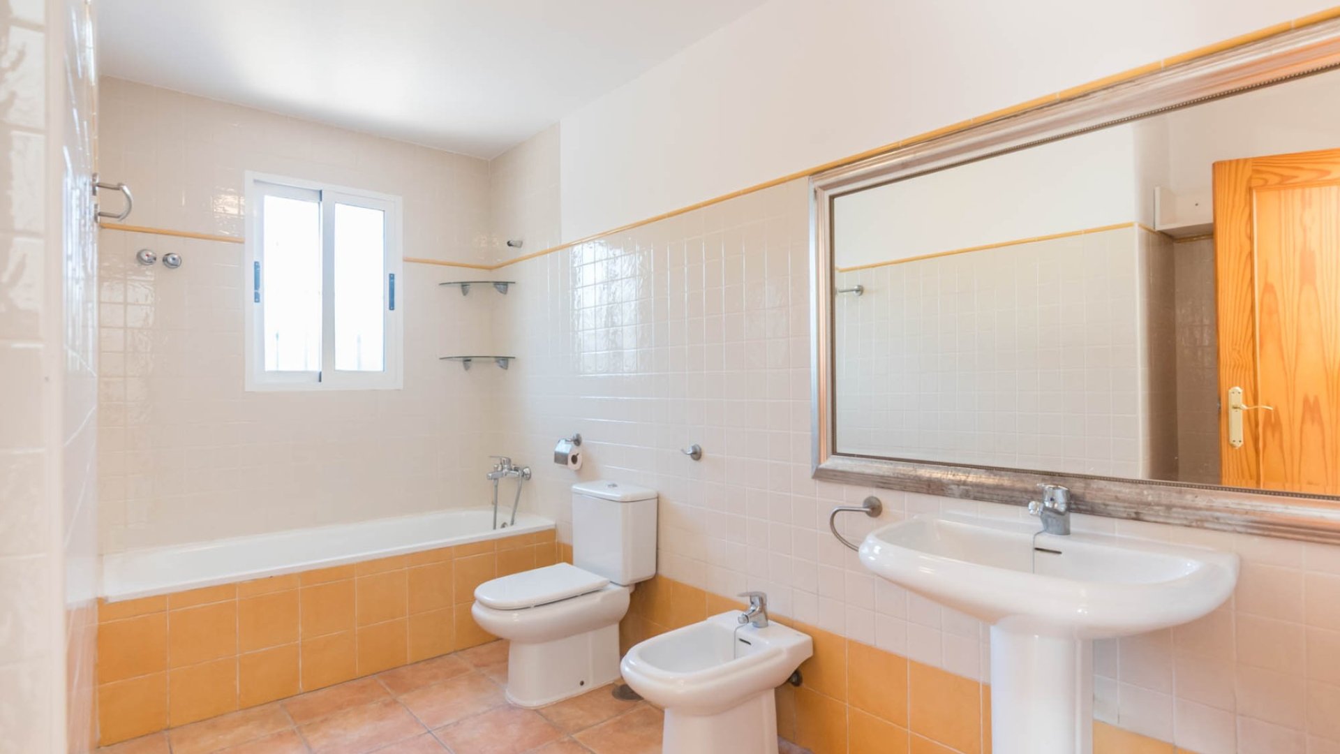 Resale - Townhouse -
Los Alcazares