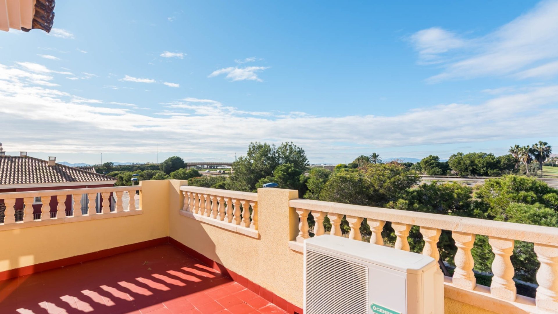 Resale - Townhouse -
Los Alcazares