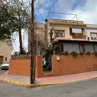 Resale - Townhouse -
Los Montesinos