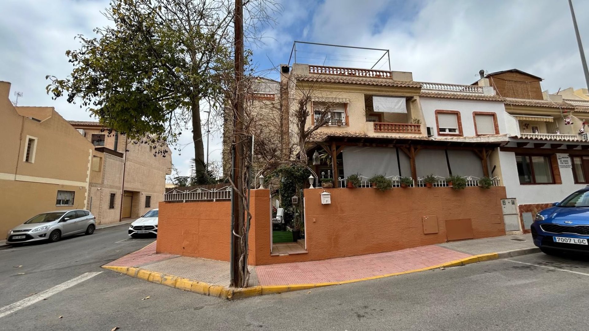 Resale - Townhouse -
Los Montesinos