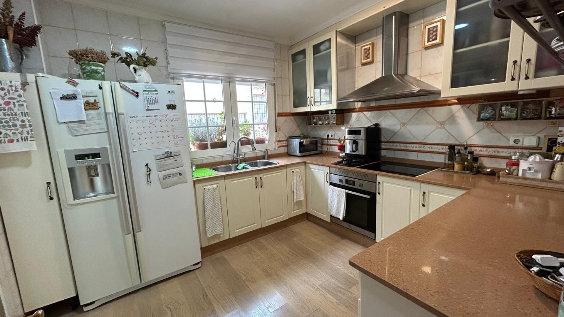 Resale - Townhouse -
Los Montesinos