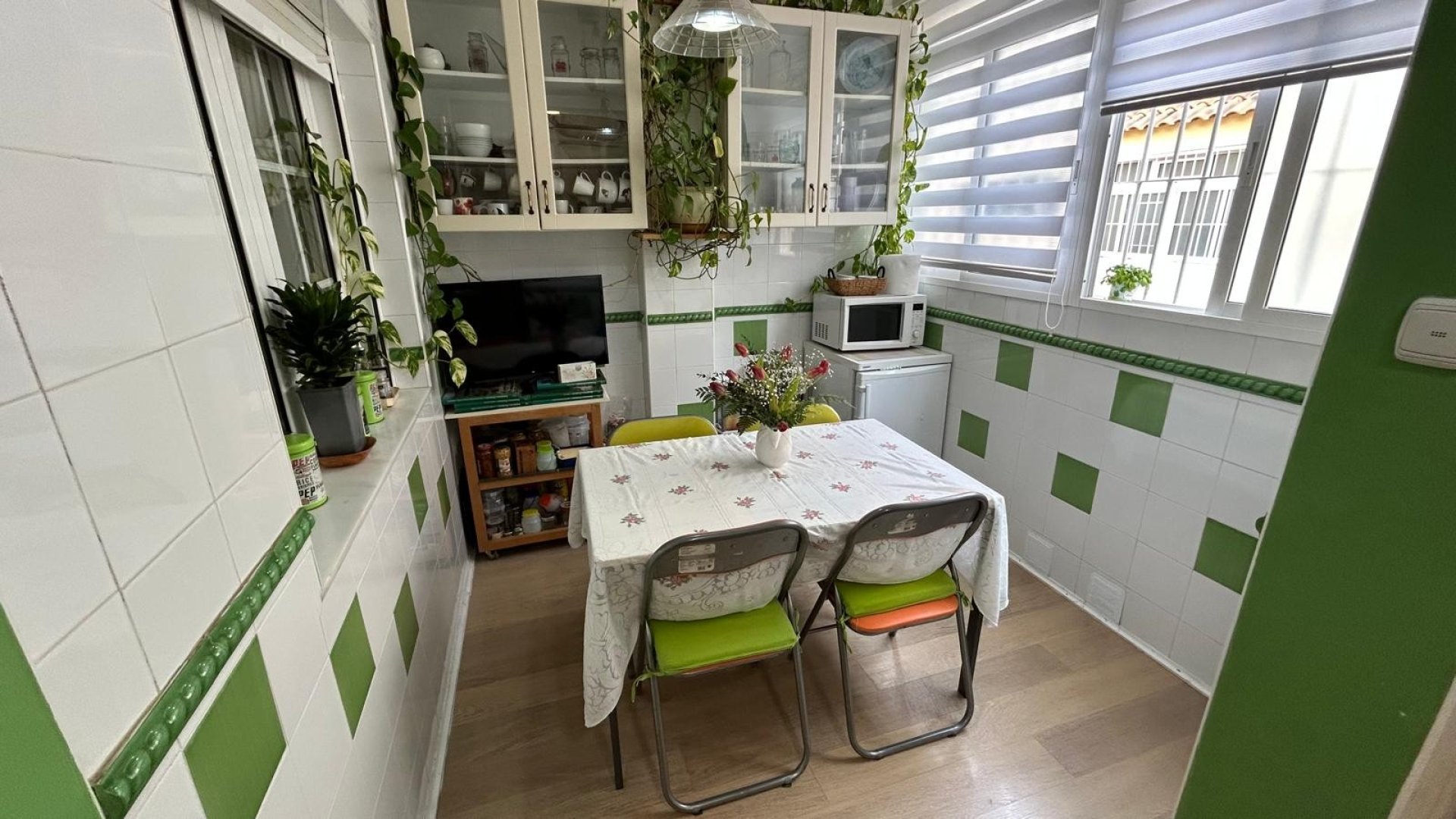 Resale - Townhouse -
Los Montesinos