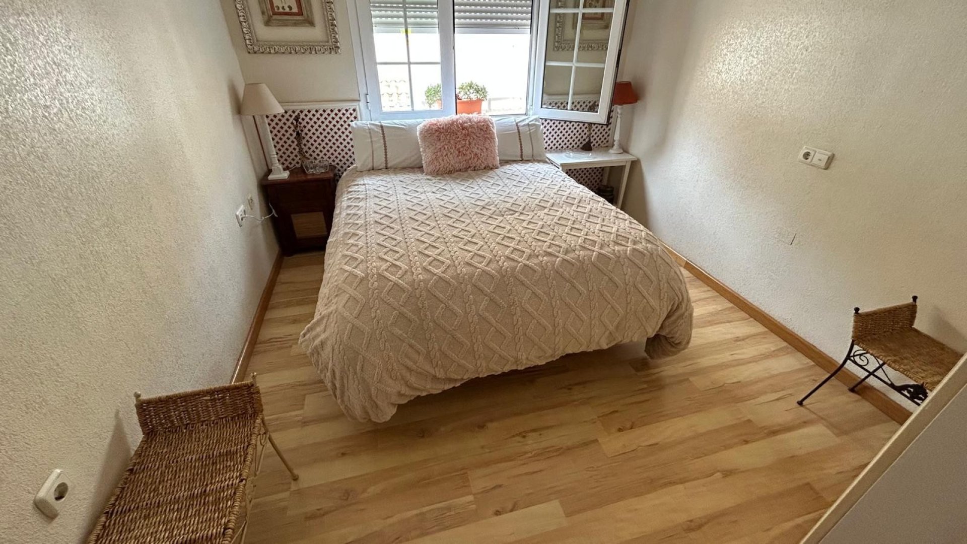 Resale - Townhouse -
Los Montesinos