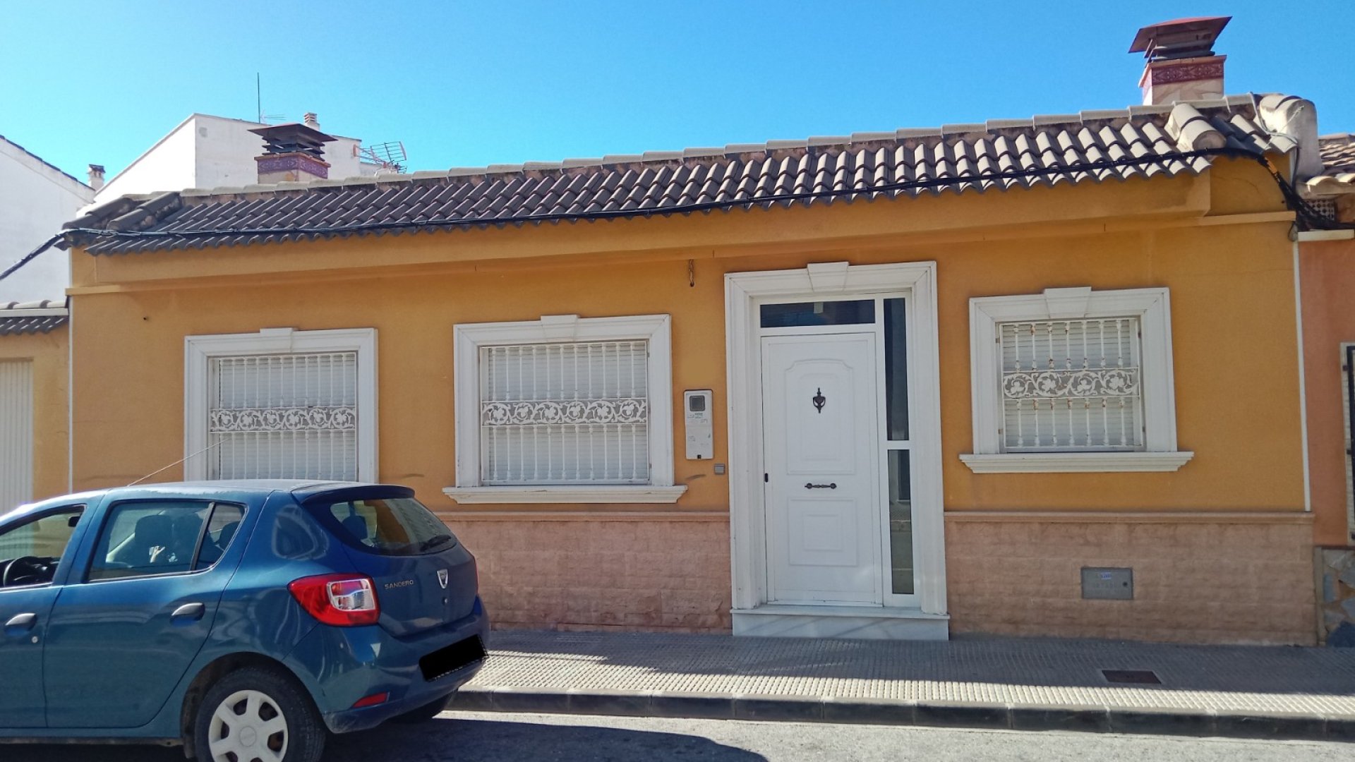 Resale - Townhouse -
Los Montesinos