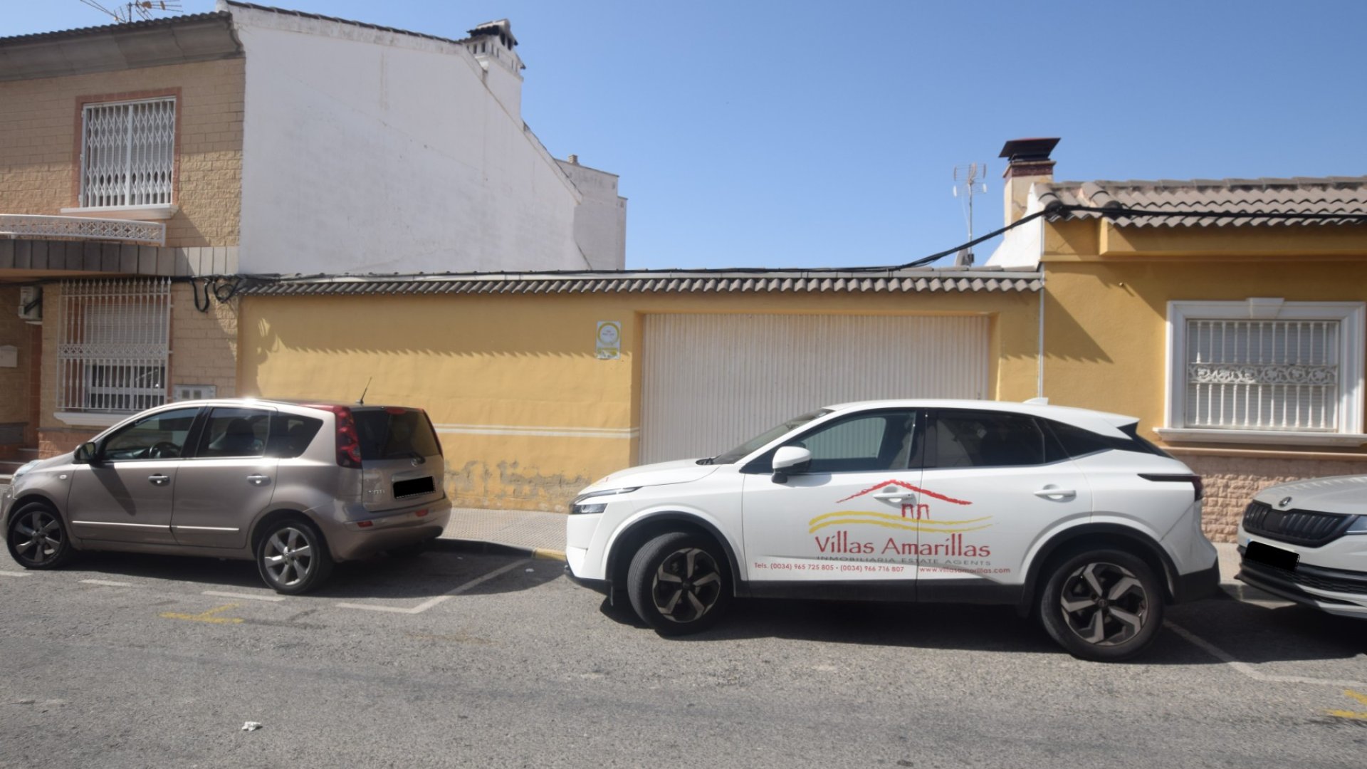 Resale - Townhouse -
Los Montesinos