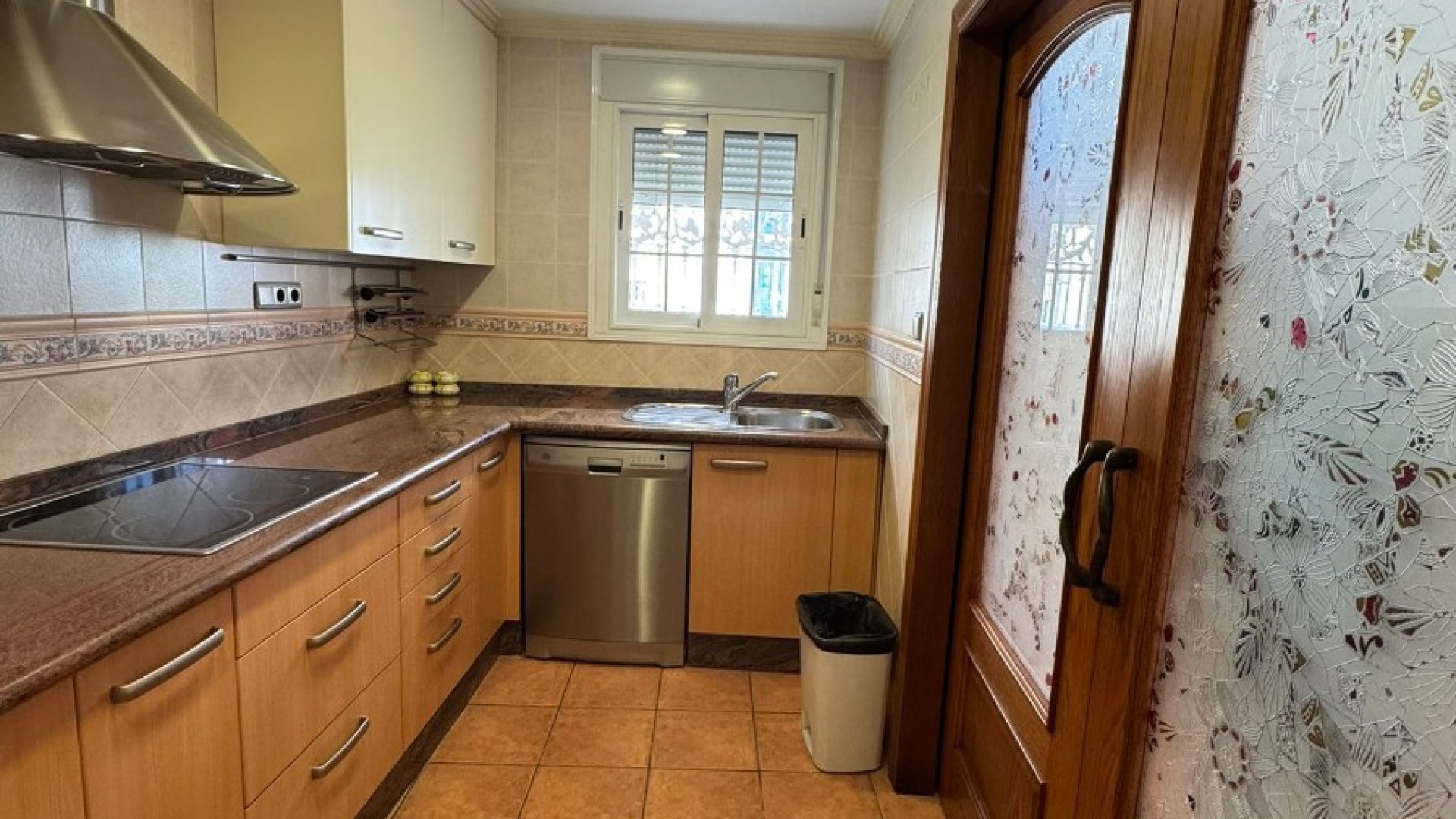 Resale - Townhouse -
Los Montesinos