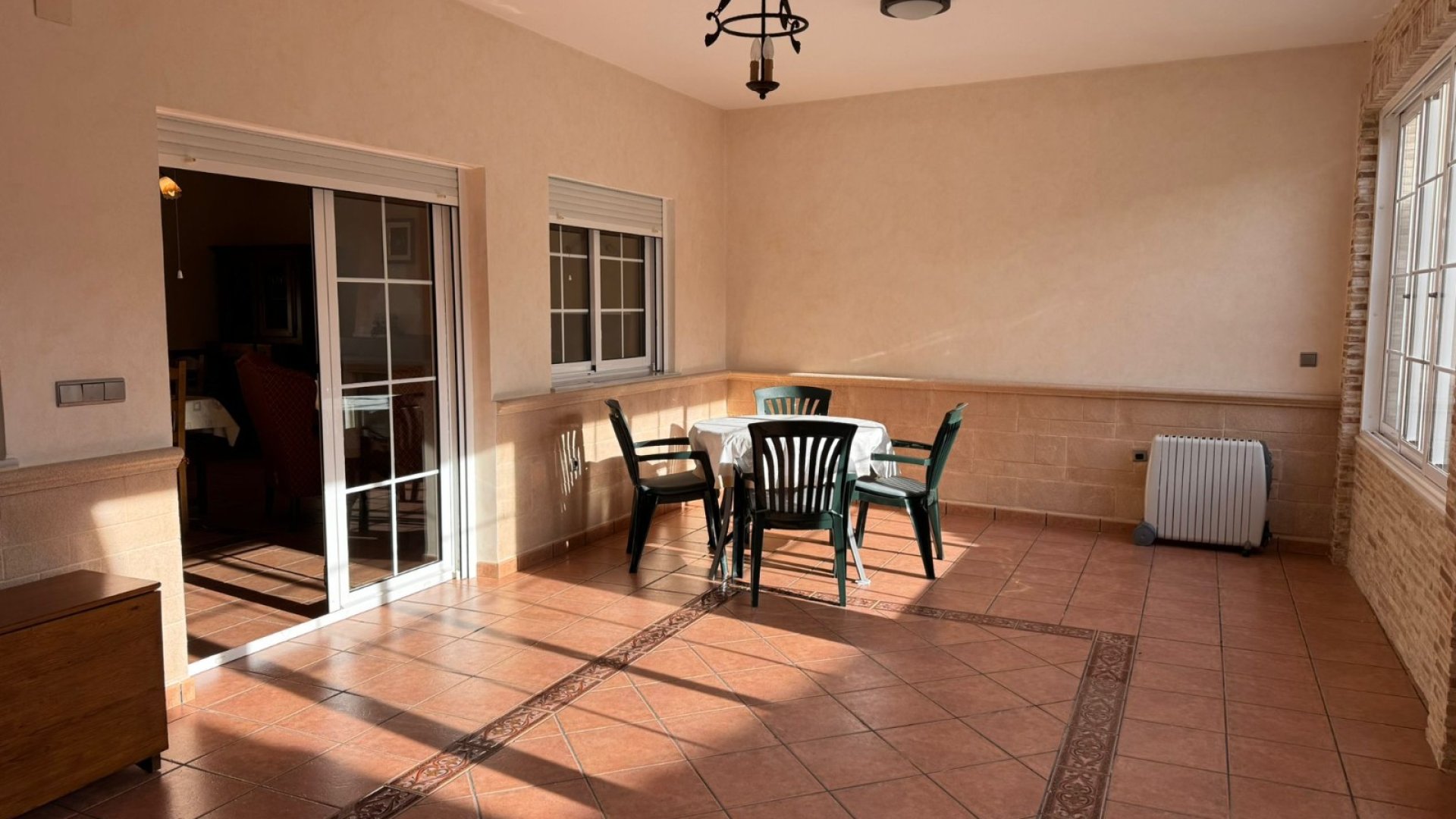 Resale - Townhouse -
Los Montesinos