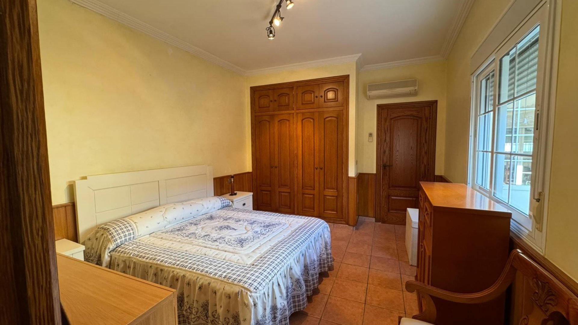 Resale - Townhouse -
Los Montesinos