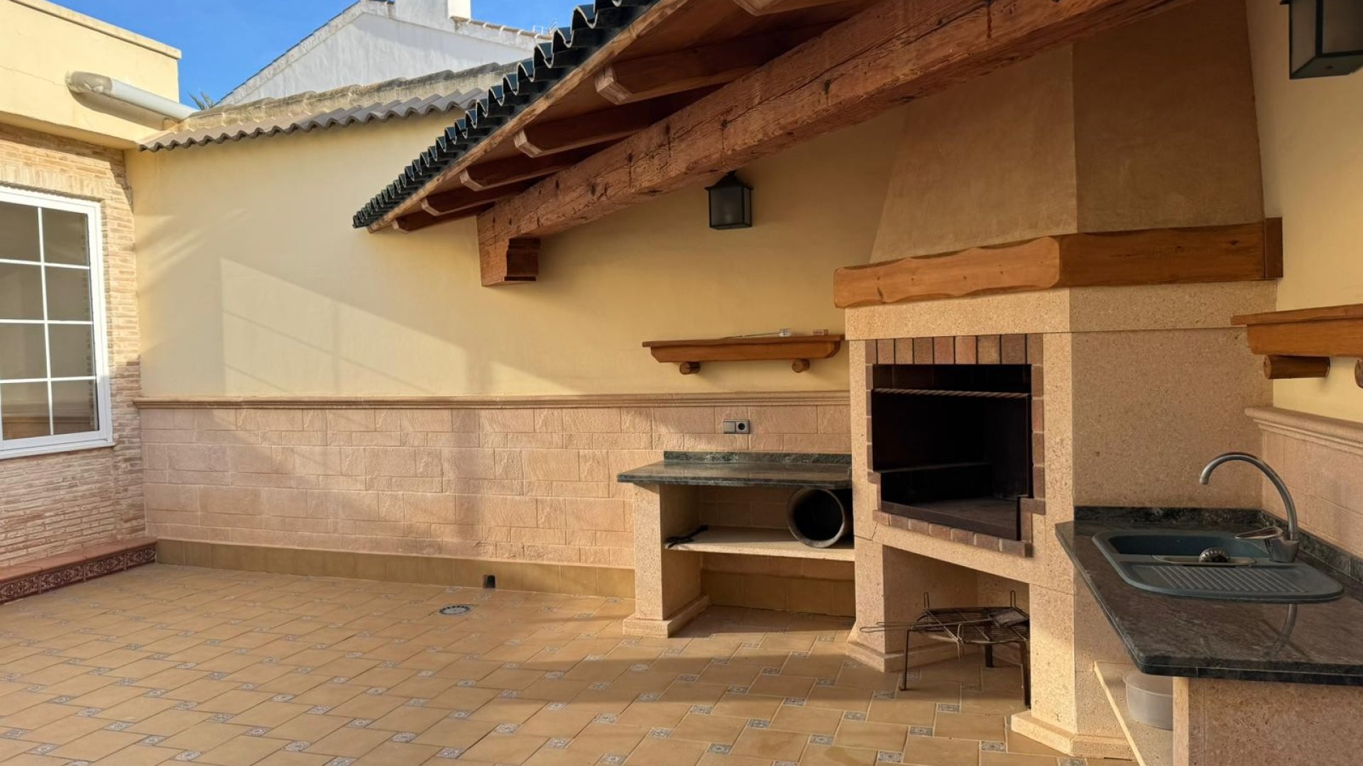 Resale - Townhouse -
Los Montesinos