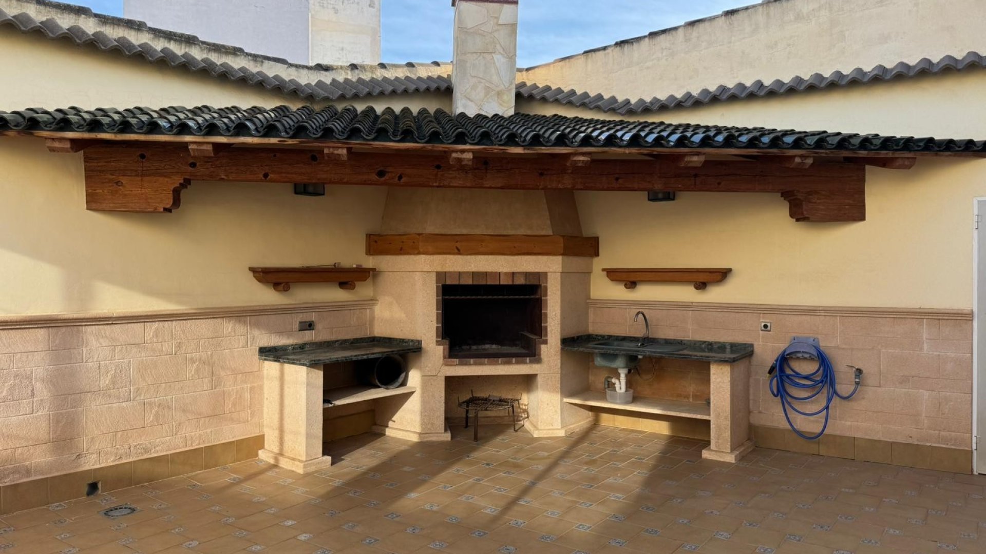 Resale - Townhouse -
Los Montesinos