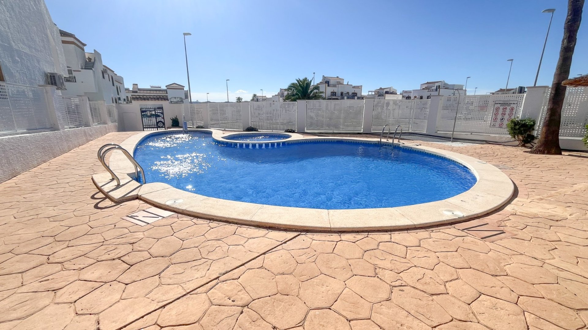 Resale - Townhouse -
Orihuela Costa - Entre Naranjos