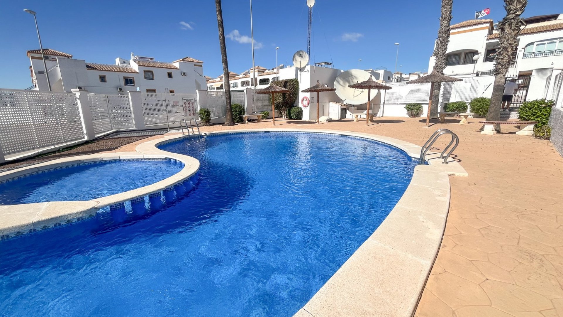 Resale - Townhouse -
Orihuela Costa - Entre Naranjos
